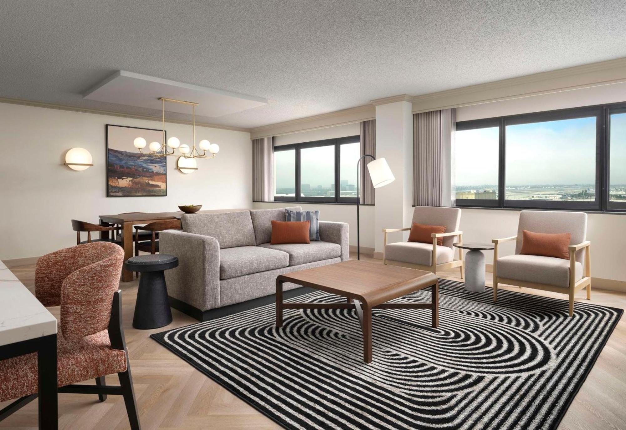 One Bedroom Suite - King,1629894383:JPEG